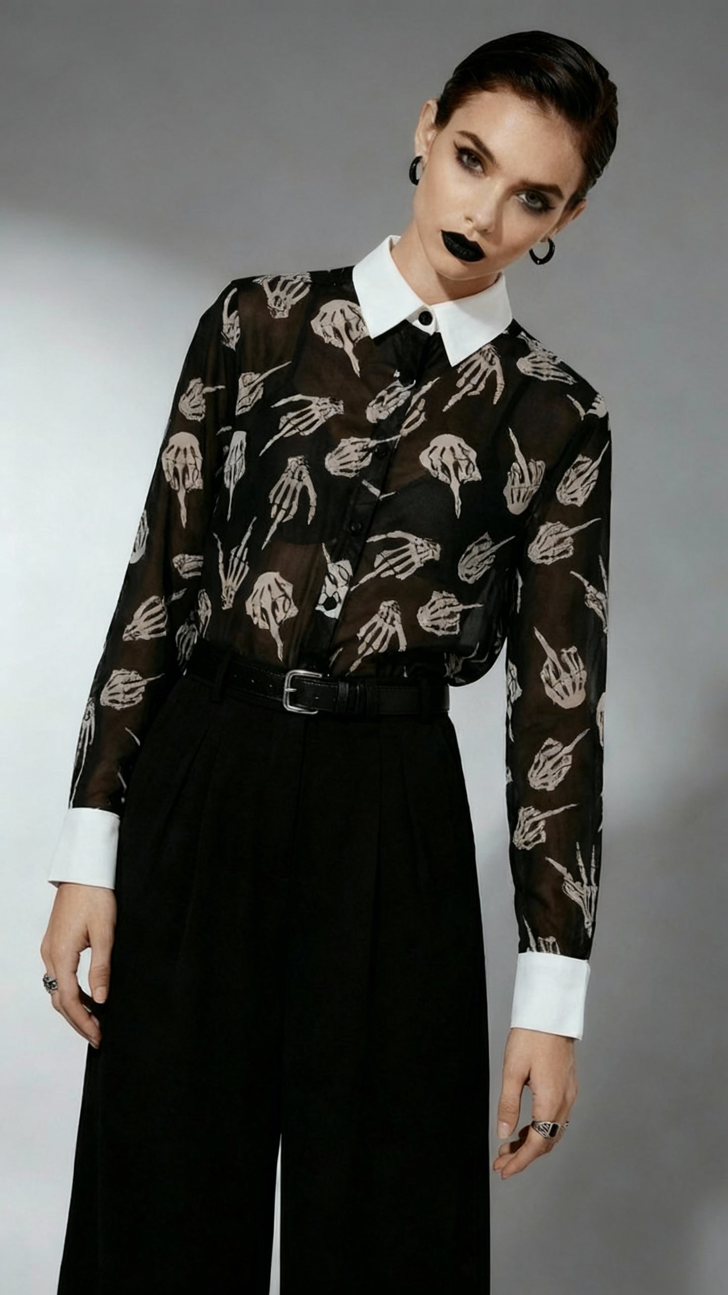 Blouse Middle Finger